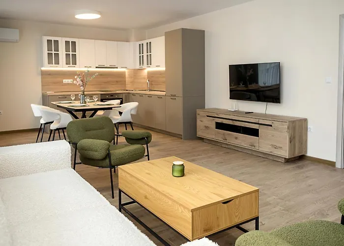 Casa Novara - Relax & Enjoy In By Flat Mаnаger דירה וארנה